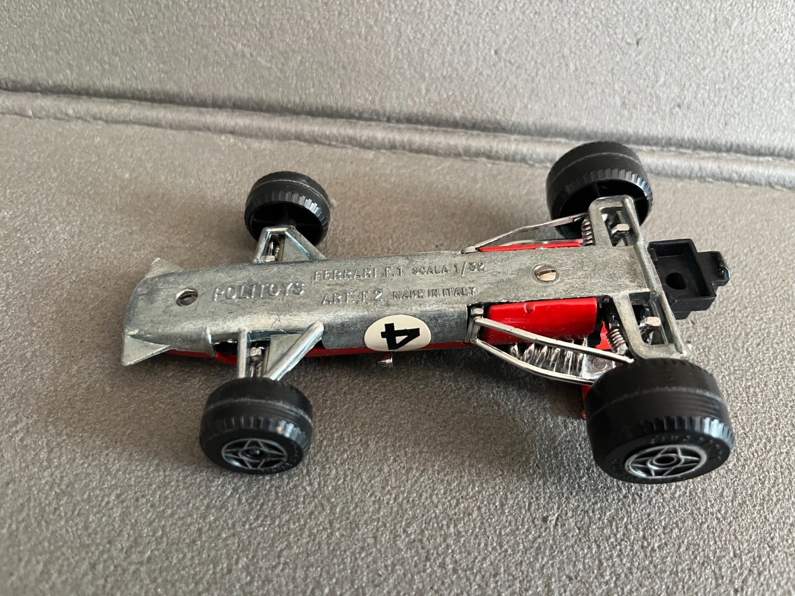 Jouet Ancien Voiture Miniature Ferrari F1 Politoys Italy au 1/32