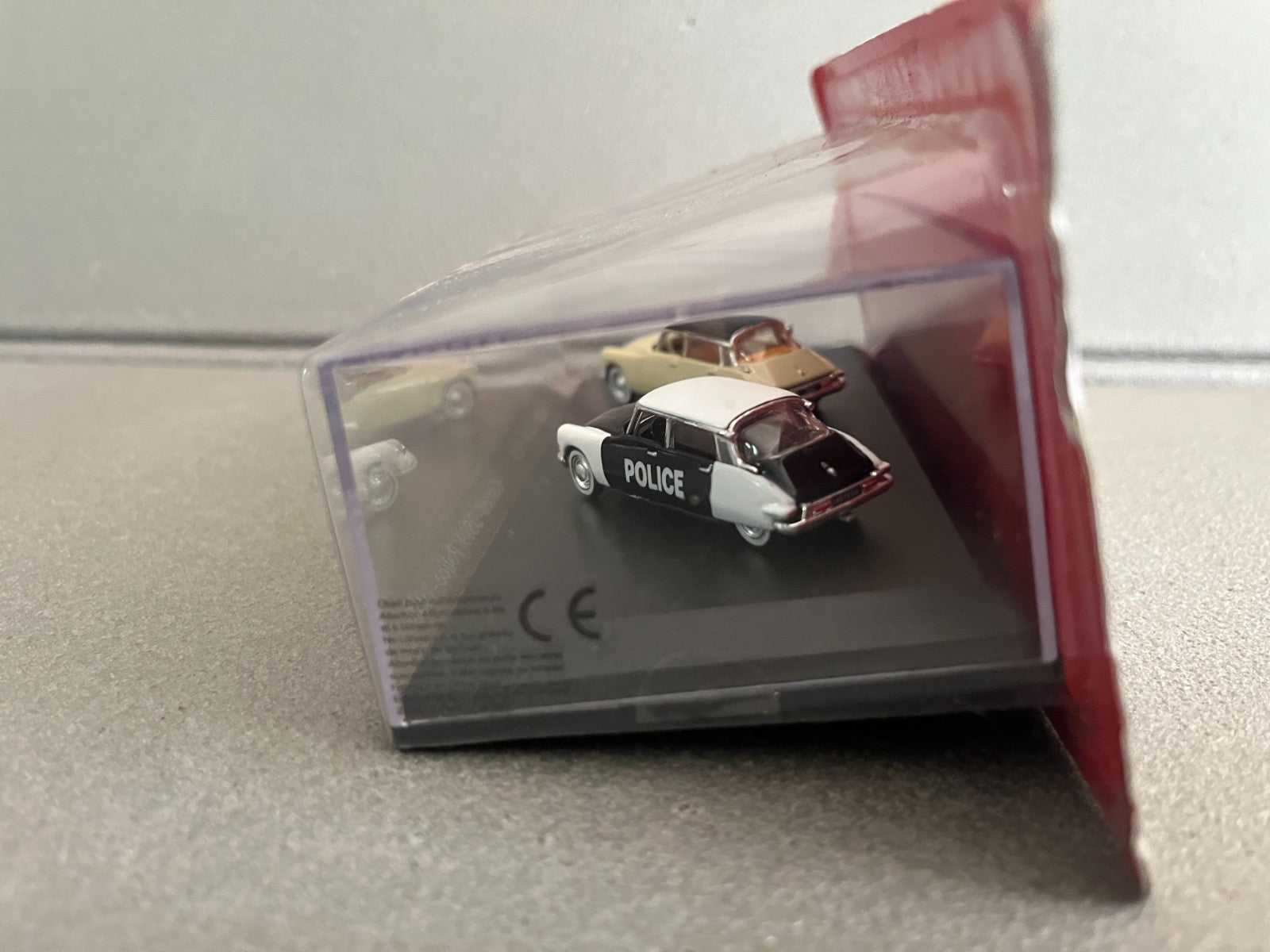 Voiture Miniature Duo Citroen DS 19 1956 + Police 1958 Universal Hobbies 1/87 HO