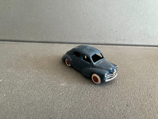 Ancienne Voiture Miniature Renault 4CV Norev Plastique France Epave
