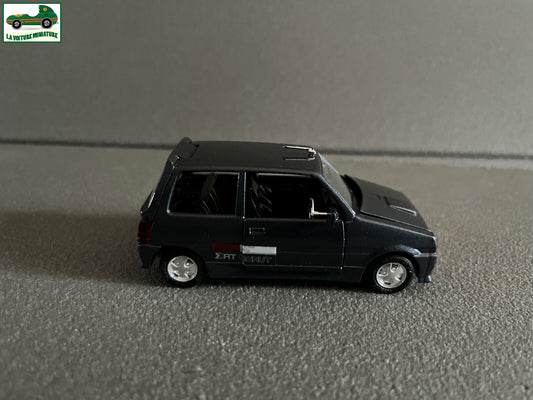 Voiture miniature Diapet Daihatsu Mira Japan au 1/35