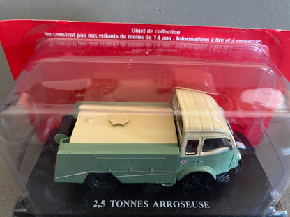 Voiture Miniature Renault 2,5 Tonnes Arroseuse Hachette 1/43