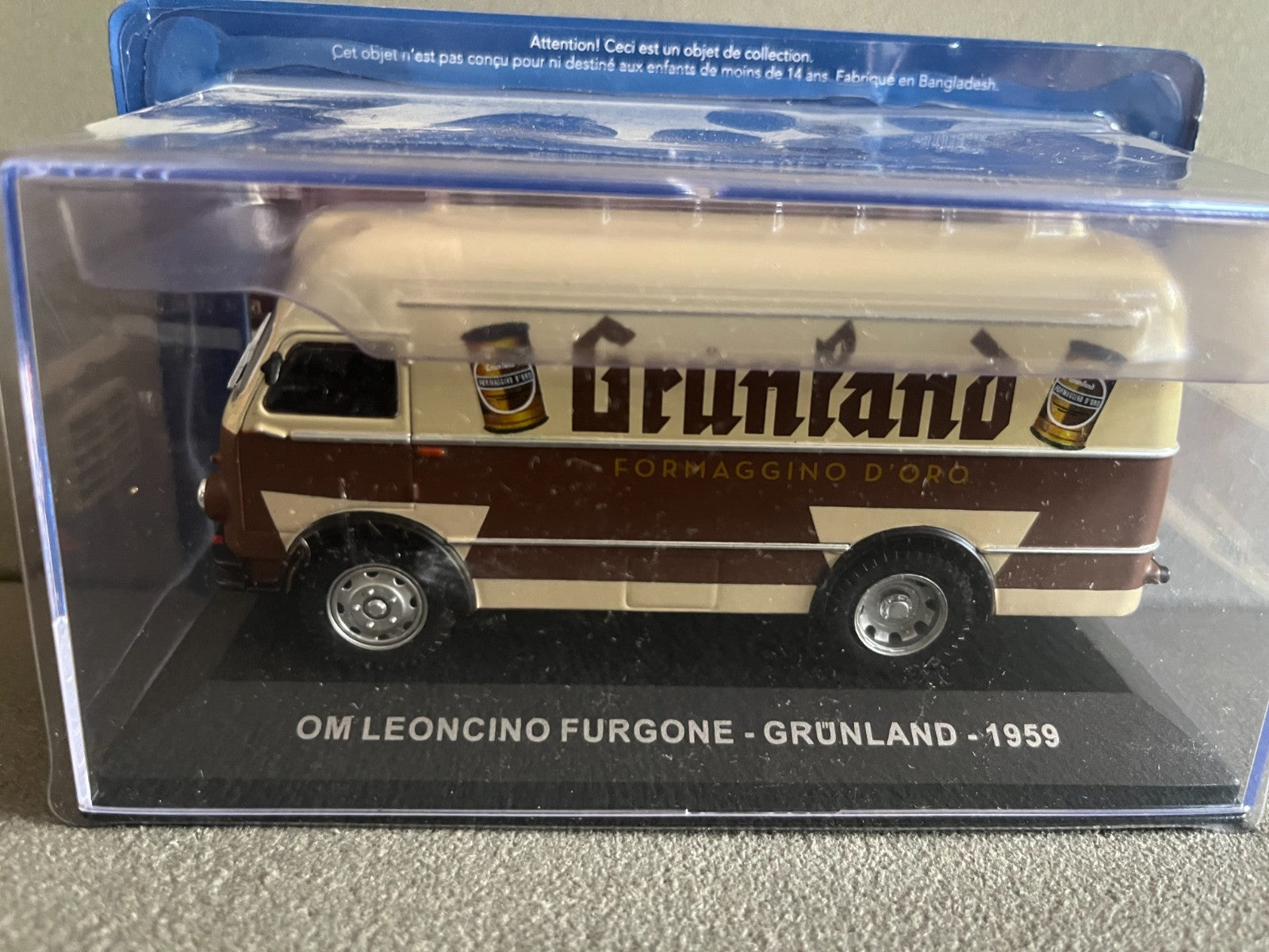 Voiture Miniature OM Leoncino Furgone Grunland 1959 au 1/43