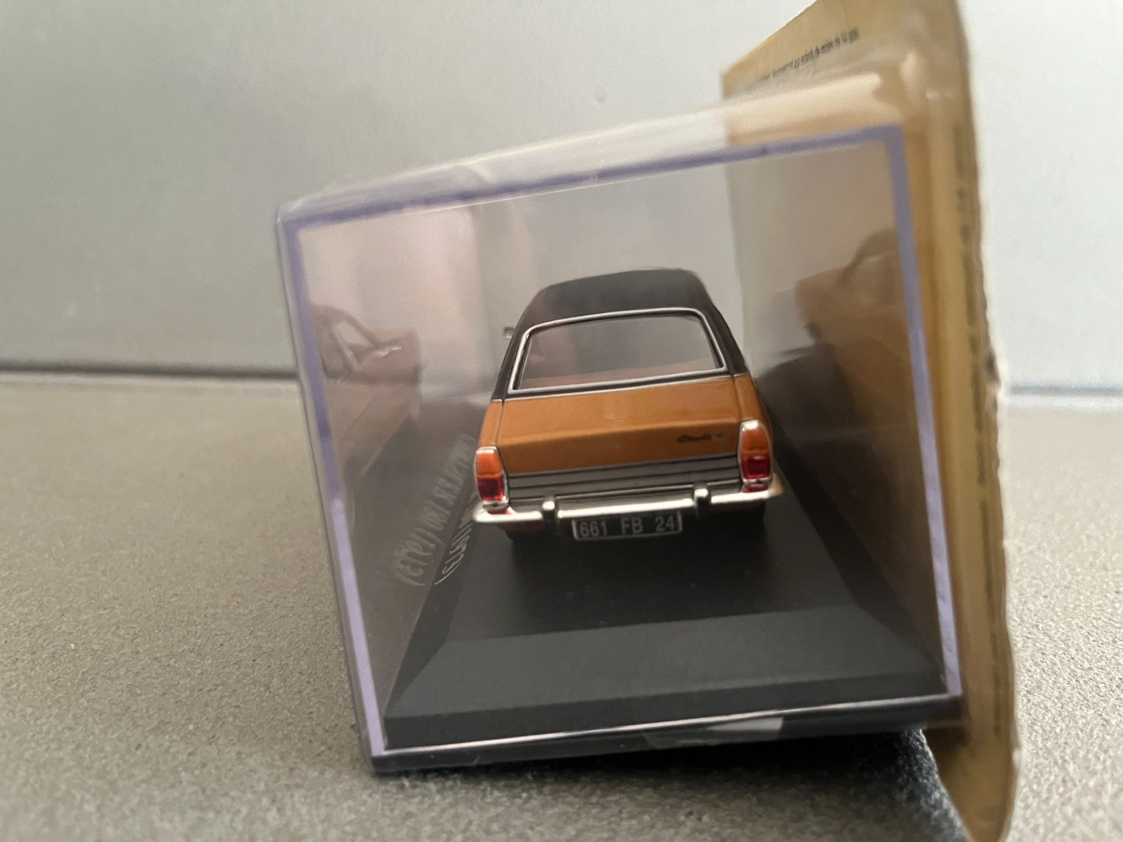 Voiture Miniature Chrysler 180 1973 Altaya au 1/43