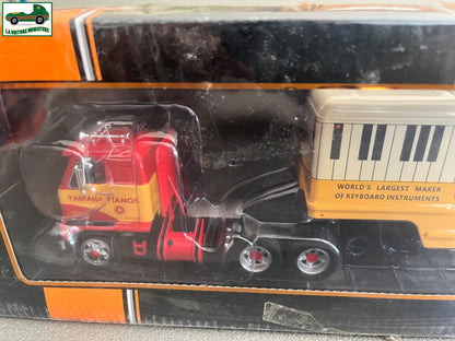 Semi Remorque International Harvester DCOF-405 1959 Piano Yamaha Ixo au 1/43