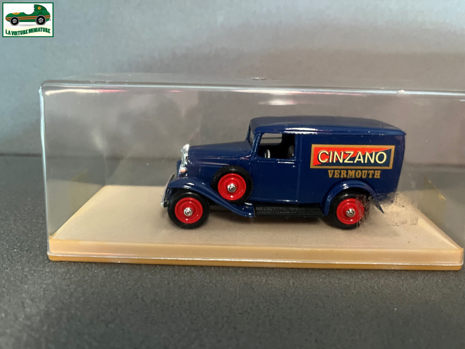 Voiture Miniature Citroen 500 kg Cinzano Eligor au 1/43