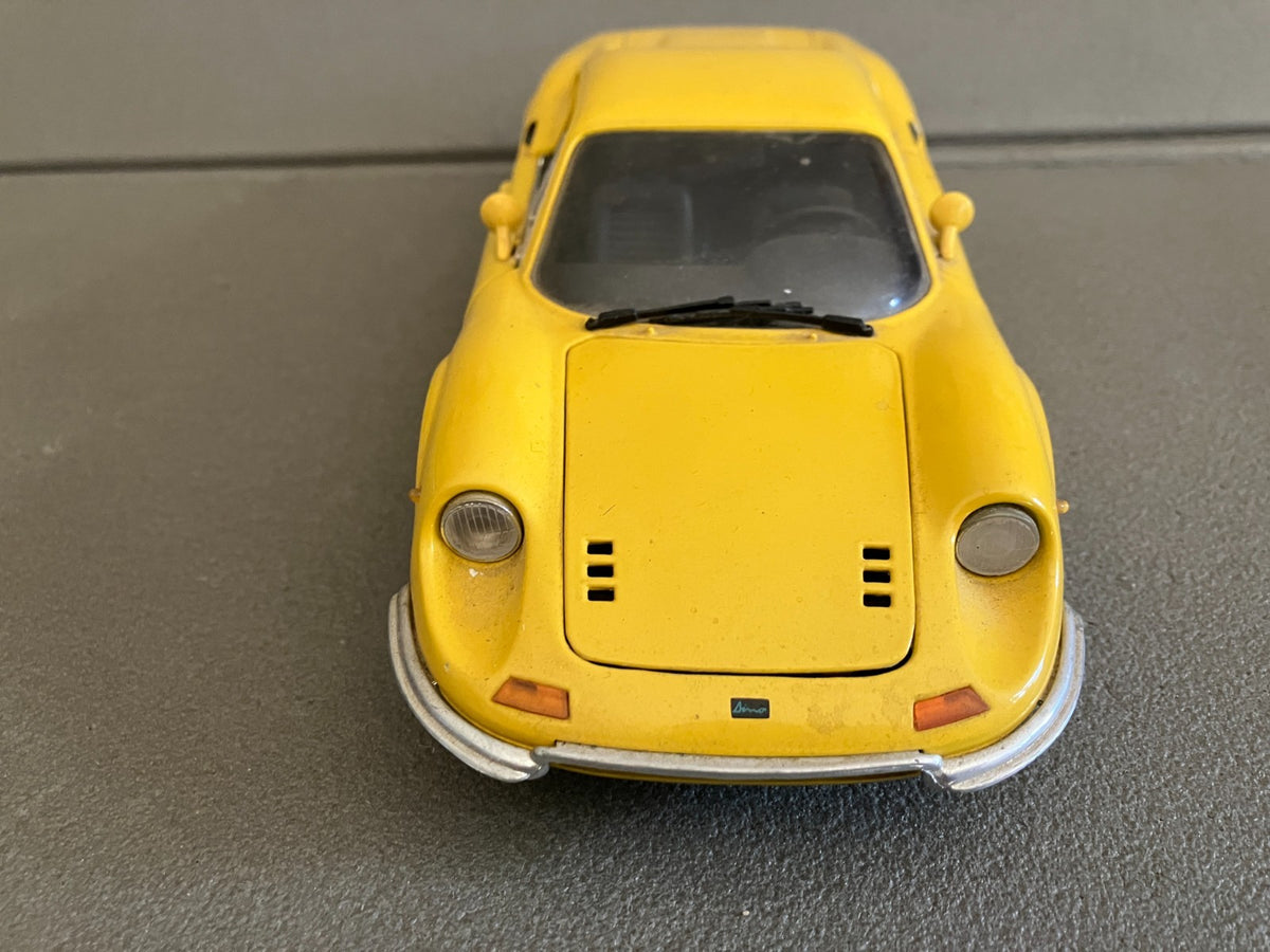Ancienne Voiture miniature Ferrari Dino 246 GT Anson au 1/18