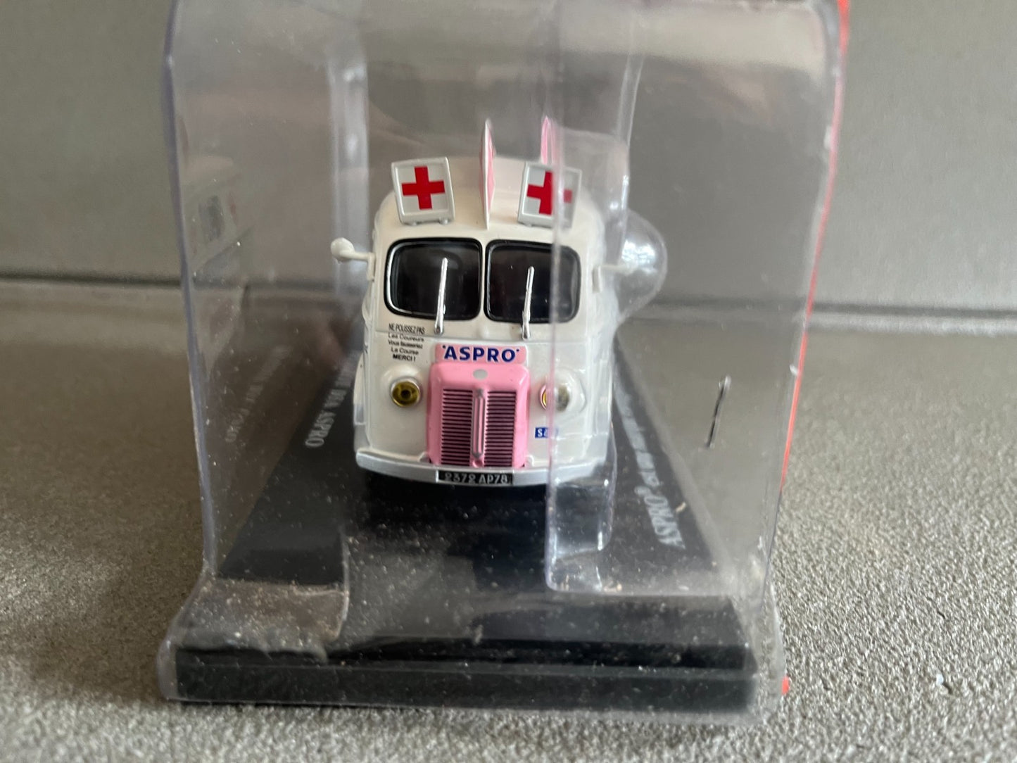 Voiture miniature Camion Peugeot D3A Aspro Auto Plus Hachette 1/43