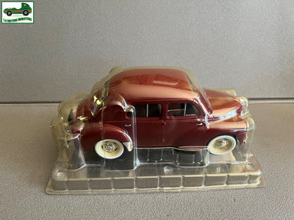 Voiture miniature Renault 4CV Solido 1/17 non 1/18