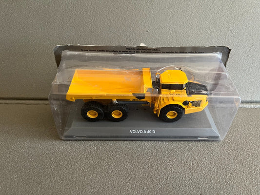 Miniature Véhicule de chantier Volvo A 40 D Camion Tombereau Hachette 1/72
