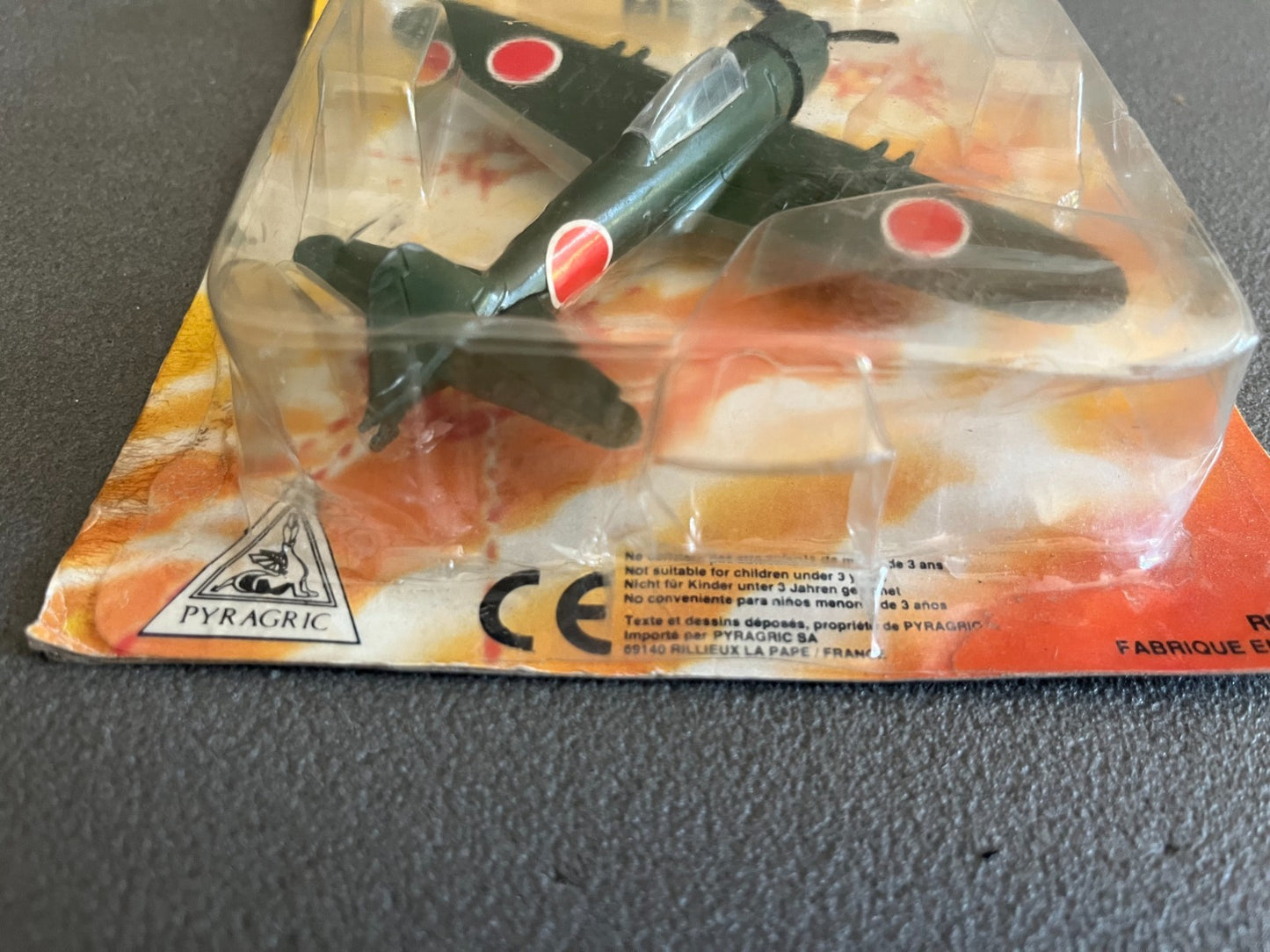 Ancien Avion miniature Militaire de Combat Métal Zero Fighter Pyragric REF 118