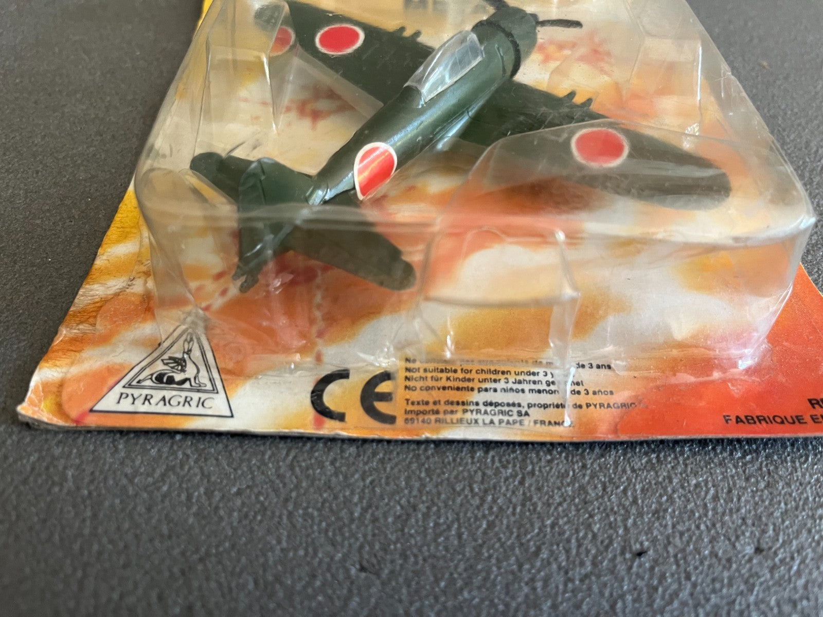 Ancien Avion miniature Militaire de Combat Métal Zero Fighter Pyragric REF 118