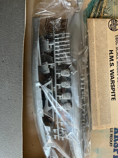 Maquette Militaire H.M.S. Warspite AirFix 1/600