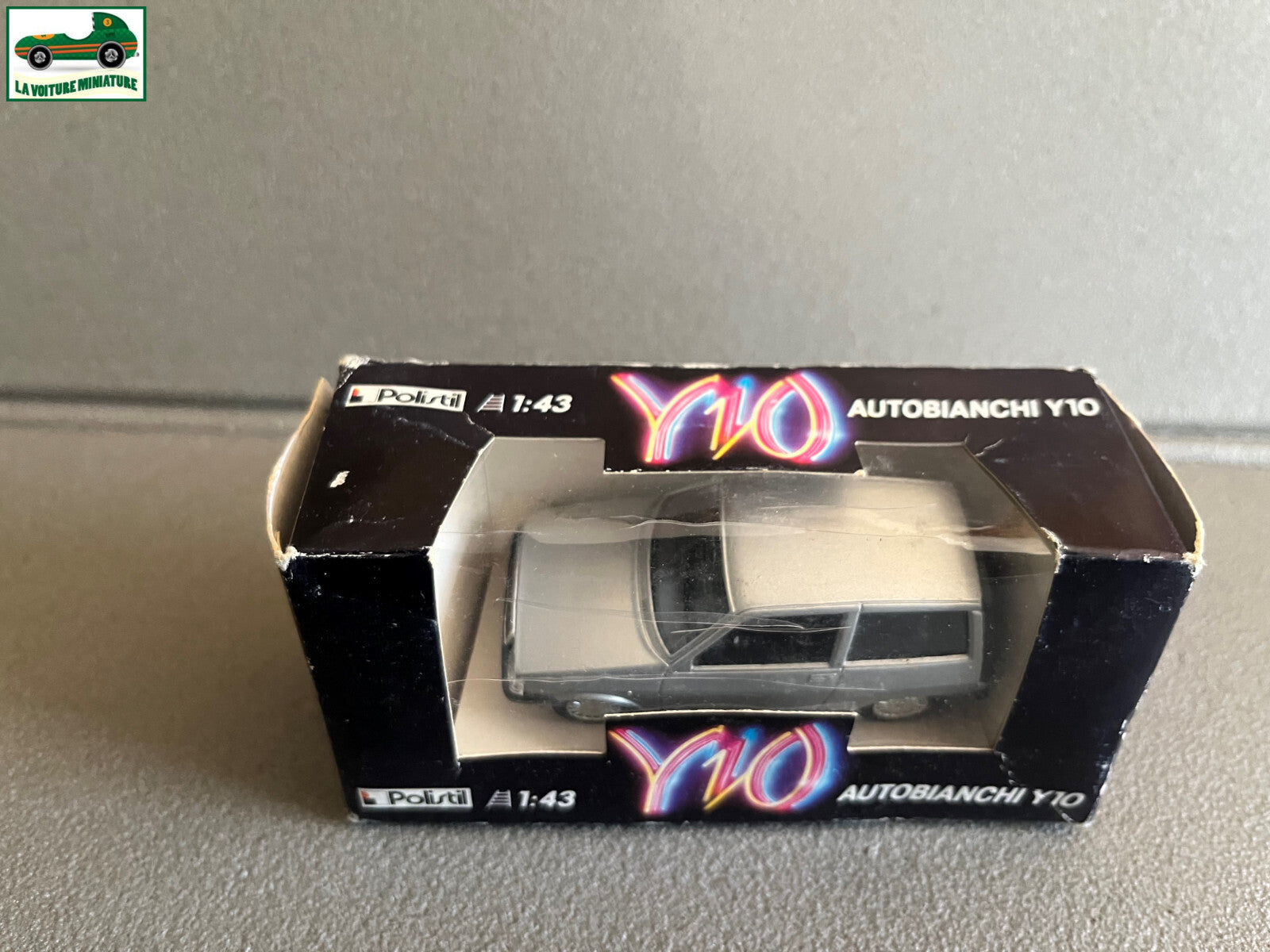 Ancienne Voiture miniature Autobianchi Y10 Polistil Italy au 1/43