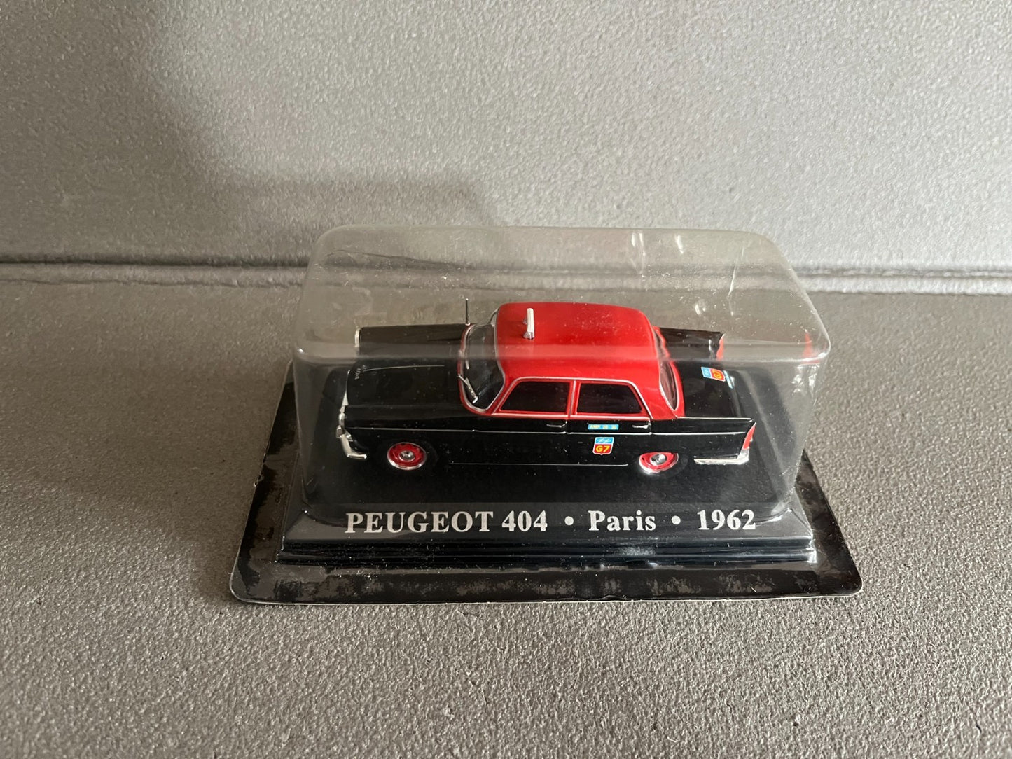 Voiture Miniature Peugeot 404 Paris 1962 Taxi Du Monde au 1/43 Altaya