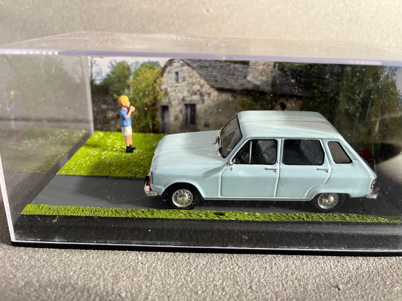 Voiture Miniature Renault 6  Etape 3 La Route Bleue RN7 1/43