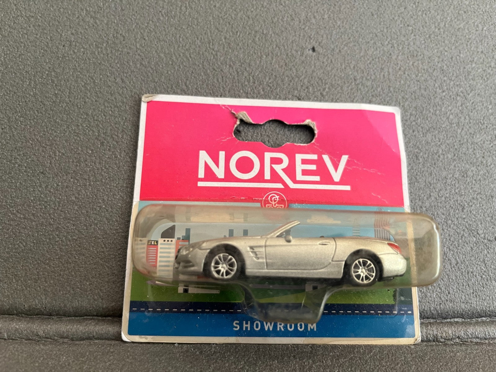Voiture miniature Mercedes SL-Klasse Showroom Norev 3 inches 1/64