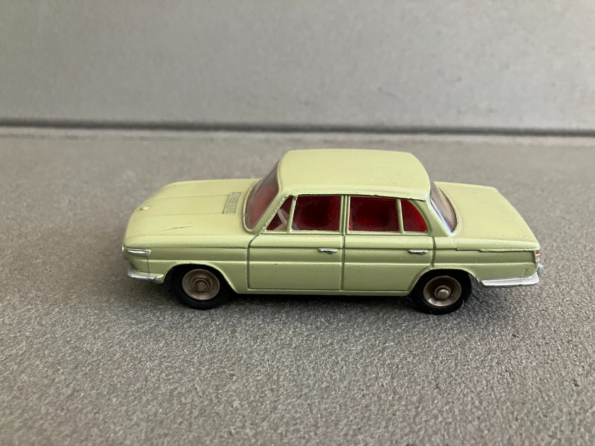 Ancienne Voiture Miniature BMW 1500 534 France Meccano Dinky Toys 1/43