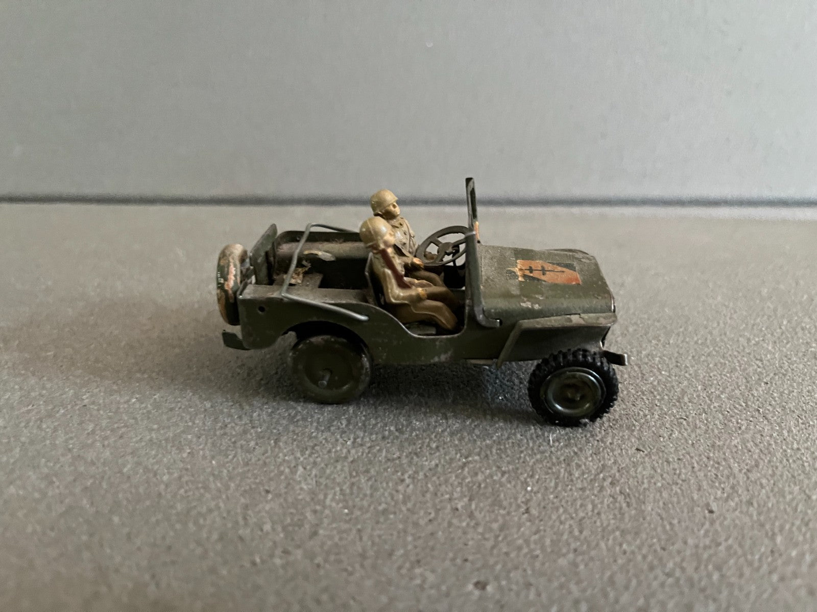 Rare Ancienne Voiture Miniature Militaire Jeep Willis Armée Tôle Modifié 1/43
