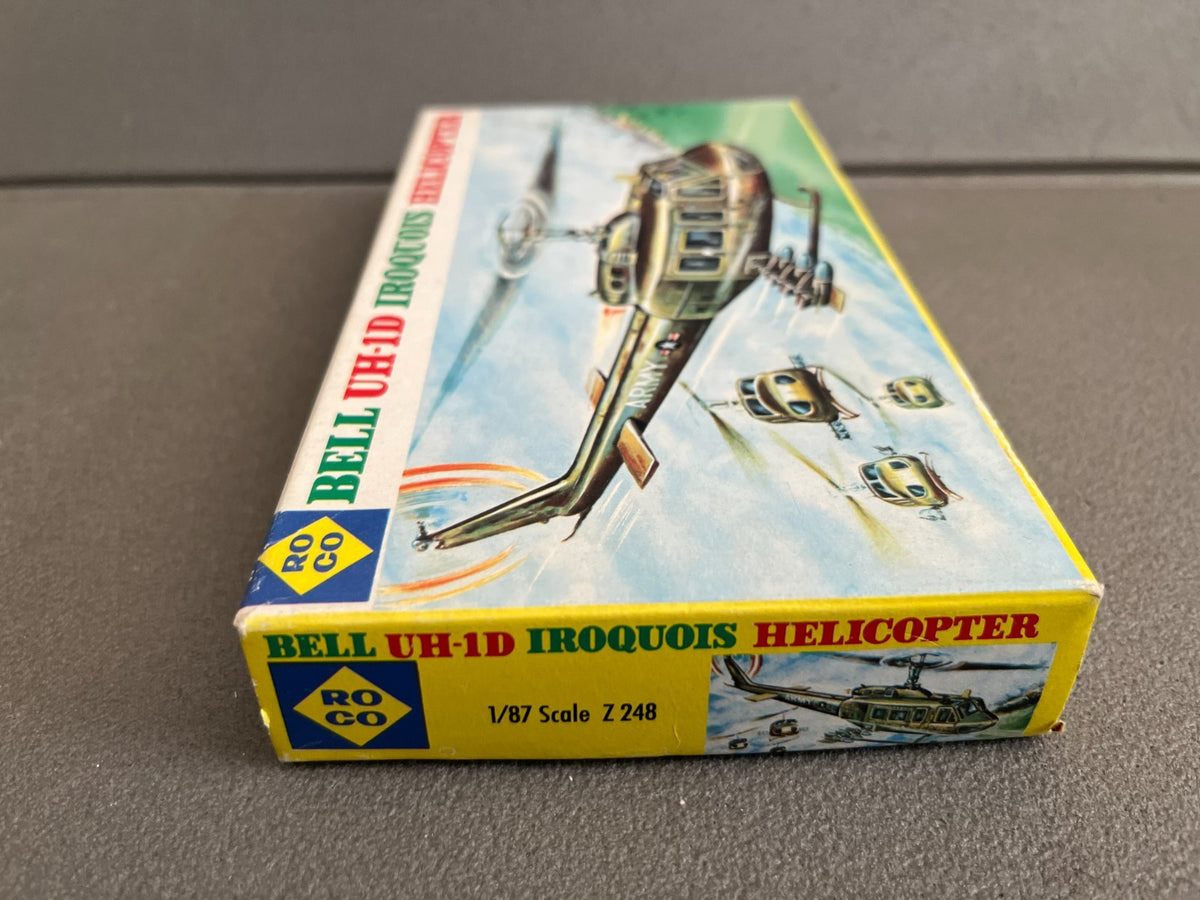 Maquette Militaire Bell UH-1D Iroquois Hélicoptère Roco 1/87