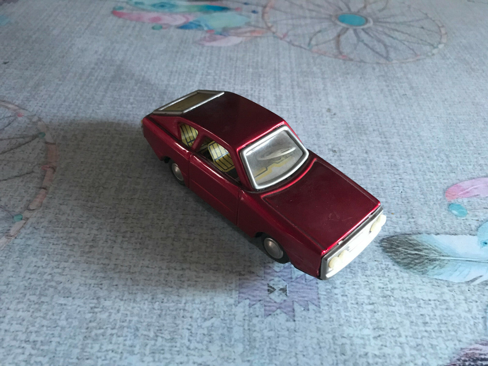  Ancien Jouet Voiture MF234 Made in China Tole Metal à Friction 1/30 15cm env