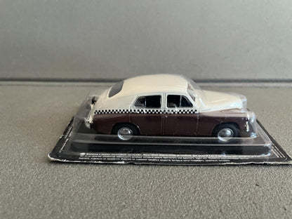 Voiture Miniature GAZ M20 Pobieba Taxi Ixo DeAgostini URSS Pays Est Russie 1/43
