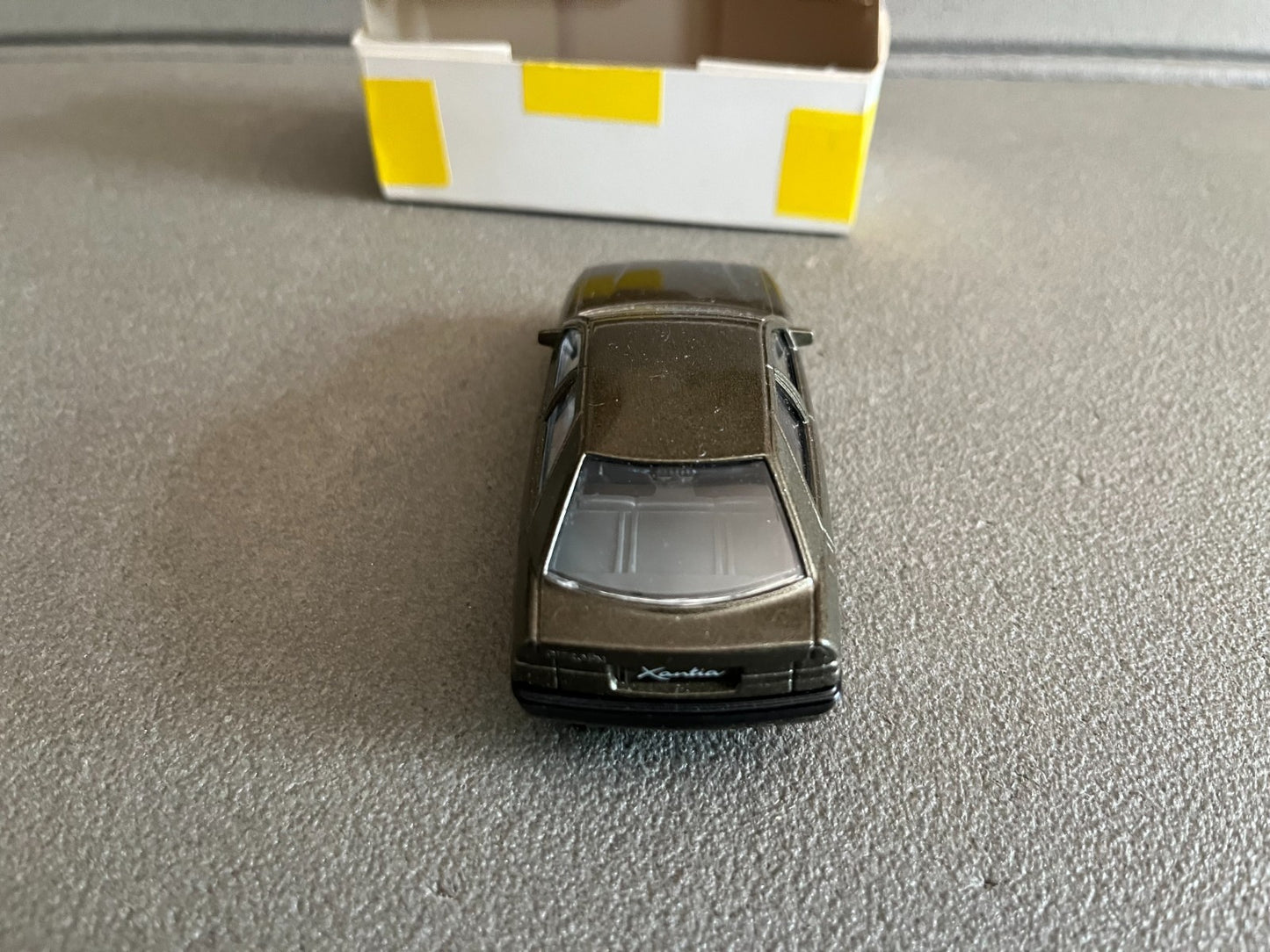 Jouet Ancien Voiture Miniature Citroen Xantia Burago  Rochetaillée 94 1/43