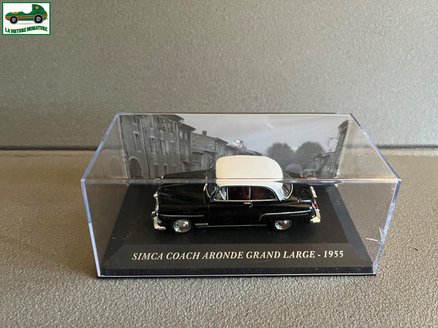 Voiture Miniature Simca Coach Aronde Grand Large 1955 au 1/43 Ixo Altaya