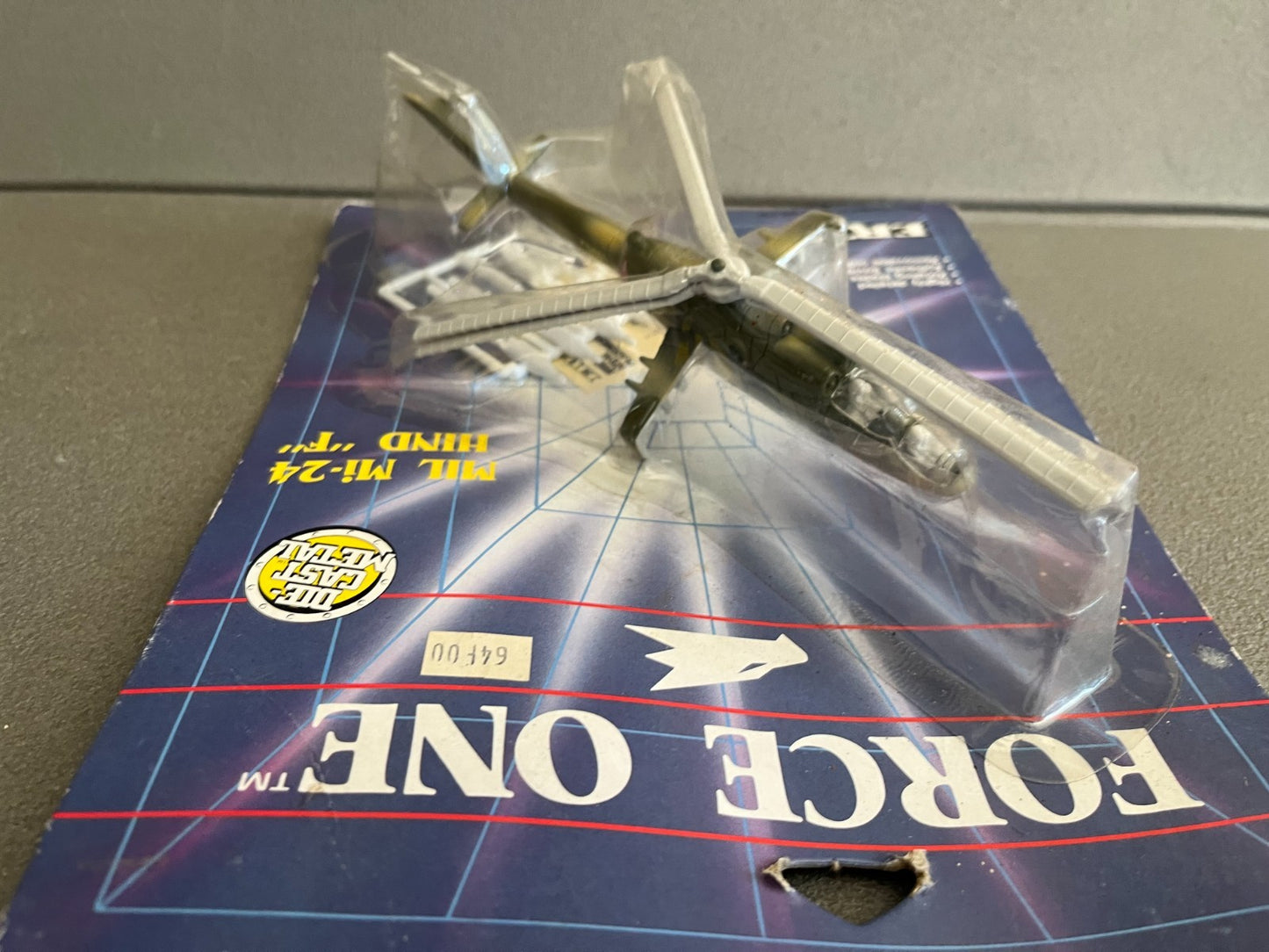 Ancien Avion miniature Militaire Vintage Hélicoptère MIL Mi-24 Hind "F" ERTL