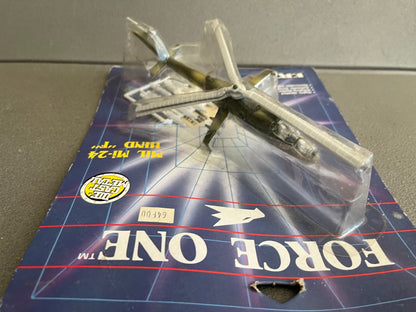 Ancien Avion miniature Militaire Vintage Hélicoptère MIL Mi-24 Hind "F" ERTL
