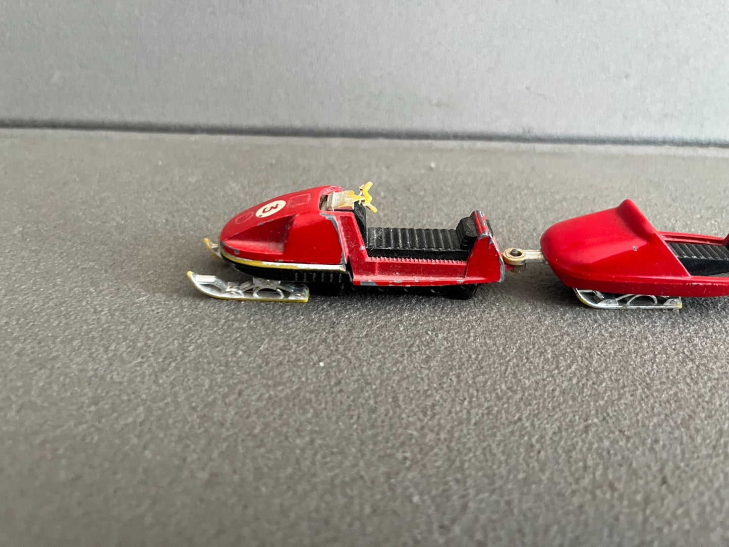 Ancienne Voiture miniature Moto Neige + Remorque Majorette France