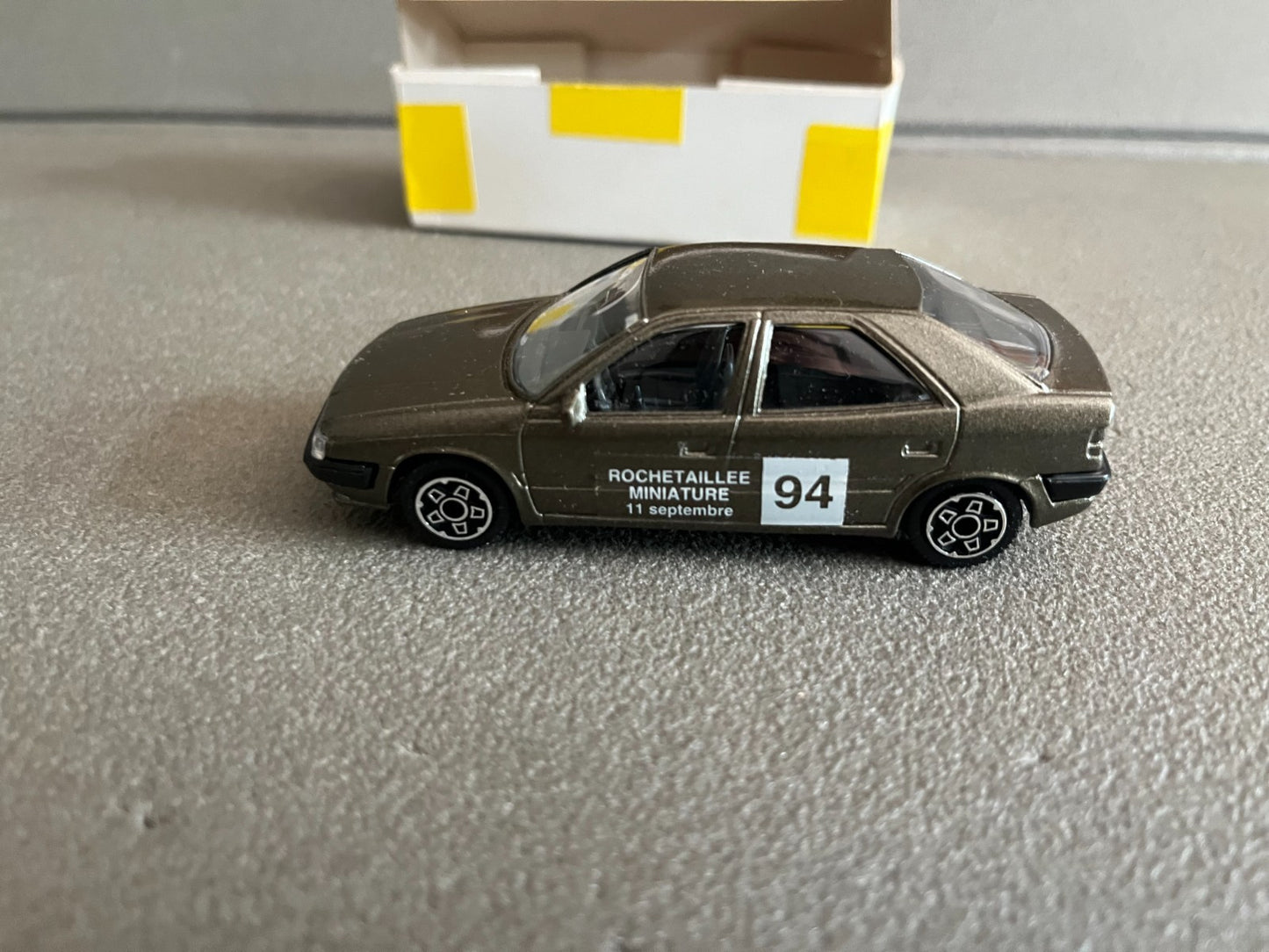 Jouet Ancien Voiture Miniature Citroen Xantia Burago  Rochetaillée 94 1/43