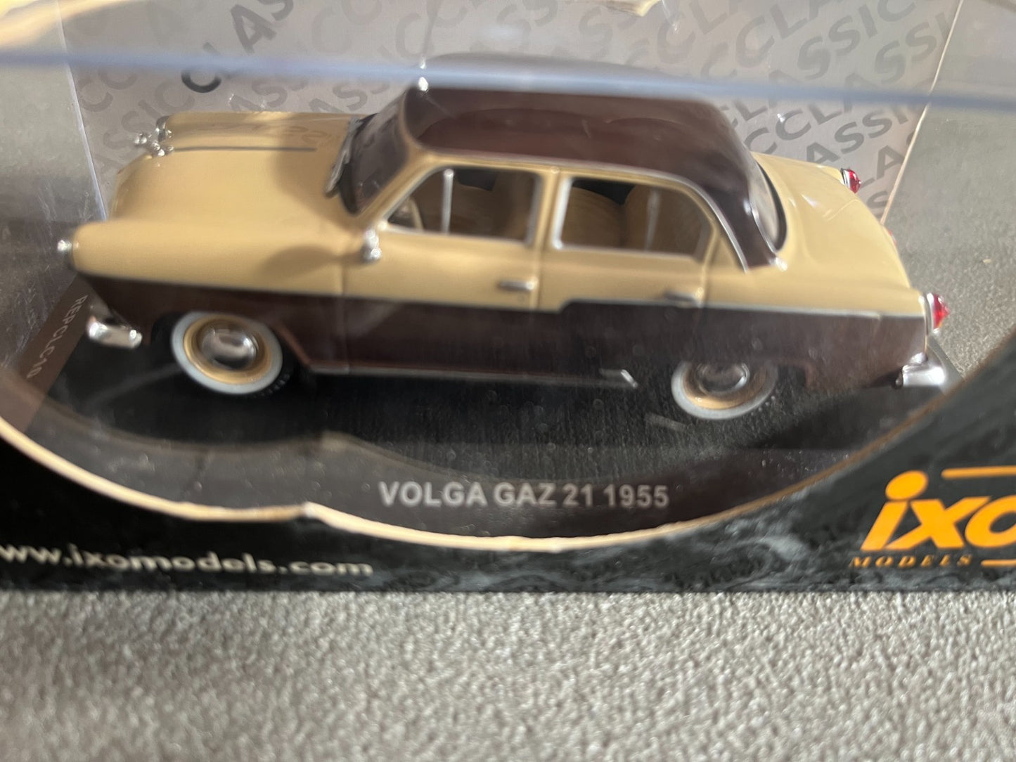 Voiture miniature Volga Gaz 21 1955 Ixo au 1/43