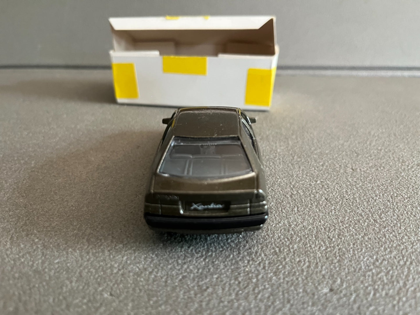 Jouet Ancien Voiture Miniature Citroen Xantia Burago  Rochetaillée 94 1/43