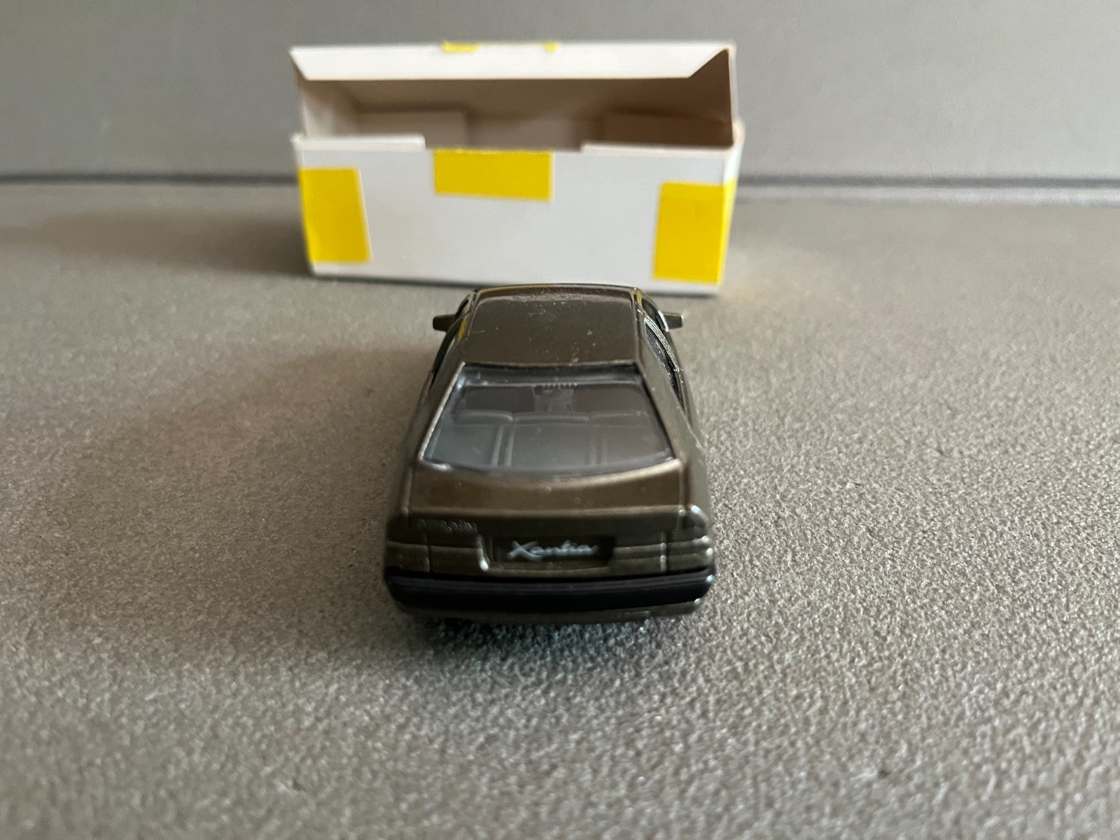 Jouet Ancien Voiture Miniature Citroen Xantia Burago  Rochetaillée 94 1/43