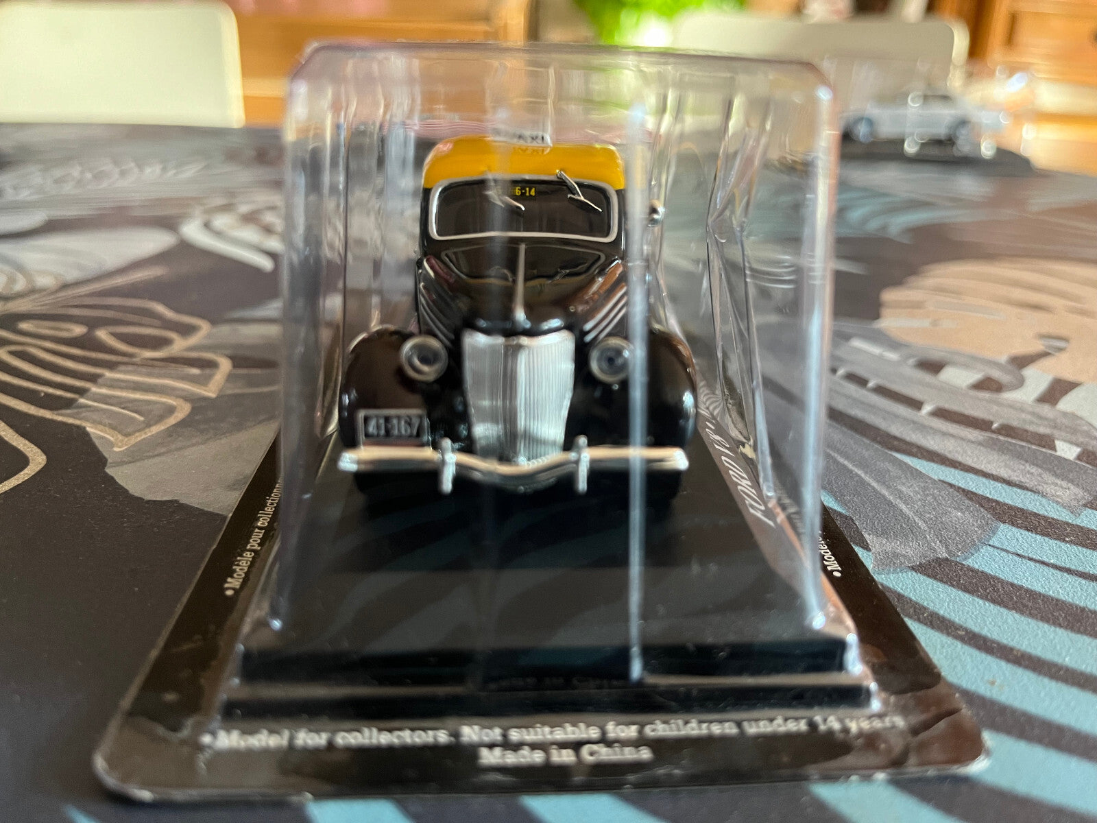 Voiture Miniature Ford V8 Montevideo 1950 Taxi Du Monde au 1/43 Altaya