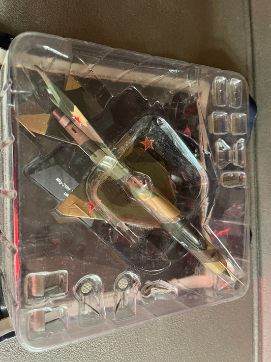 Avion miniature Militaire Combat Reaction Mig-21 PF URSS Altaya 1/72