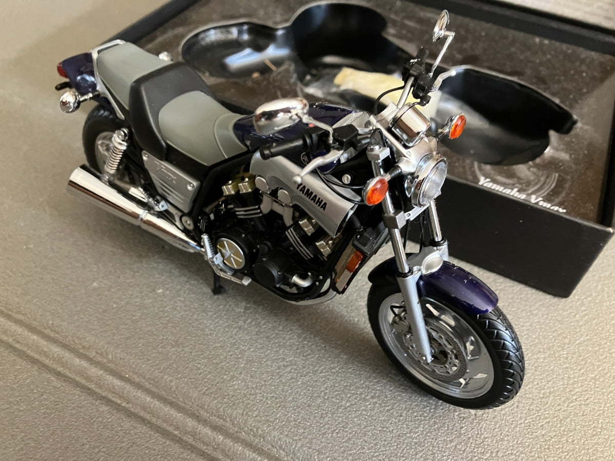 Moto miniature Yamaha Vmax 1993 Blue Minichamps 1/12