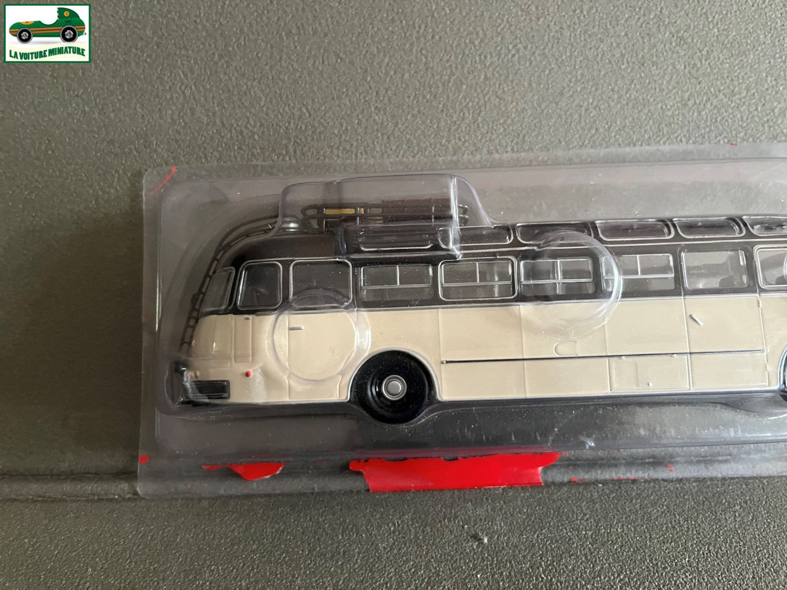 Voiture miniature Isobloc 648 DP 1/43 Autobus Autocars du Monde