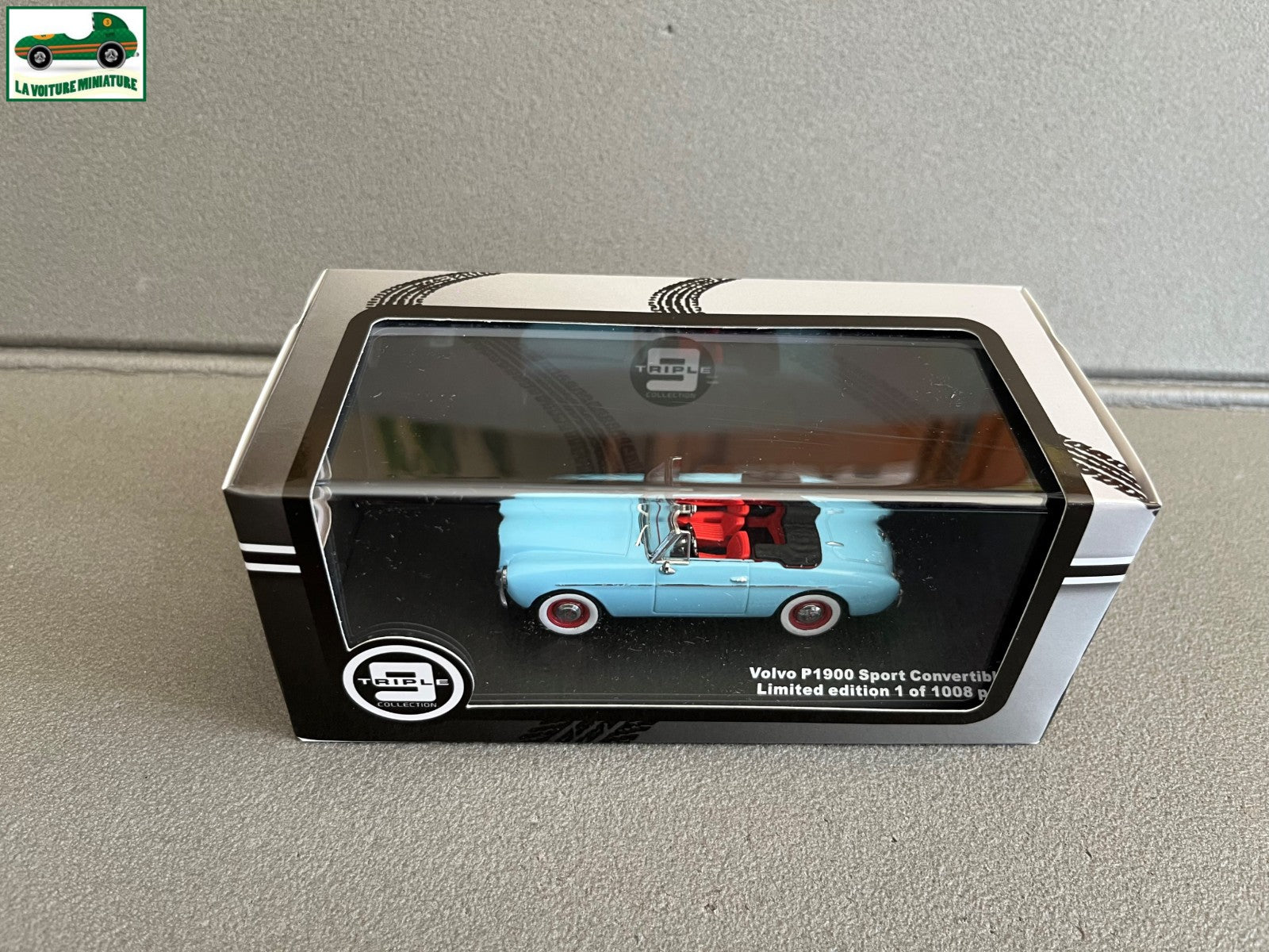 Voiture Miniature Volvo P1900 Sport Convertible Triple 9 au 1/43