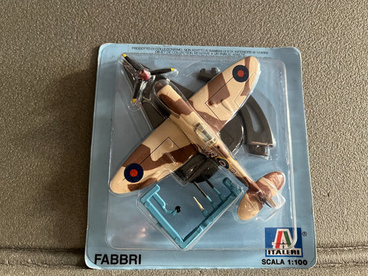 Avion miniature Militaire Spitfire Fabbri Italeri 1/100