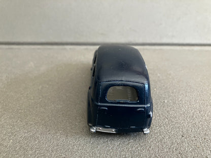 Ancienne Voiture Miniature Renault Prairie CIJ France 1/43