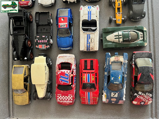 Miniature Lot 28 Voiture Modifiées Kit monté Epave 1/43 Défauts Pièces HS