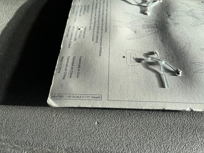 Avion miniature Militaire F-117 Stealth Italeri 1/100