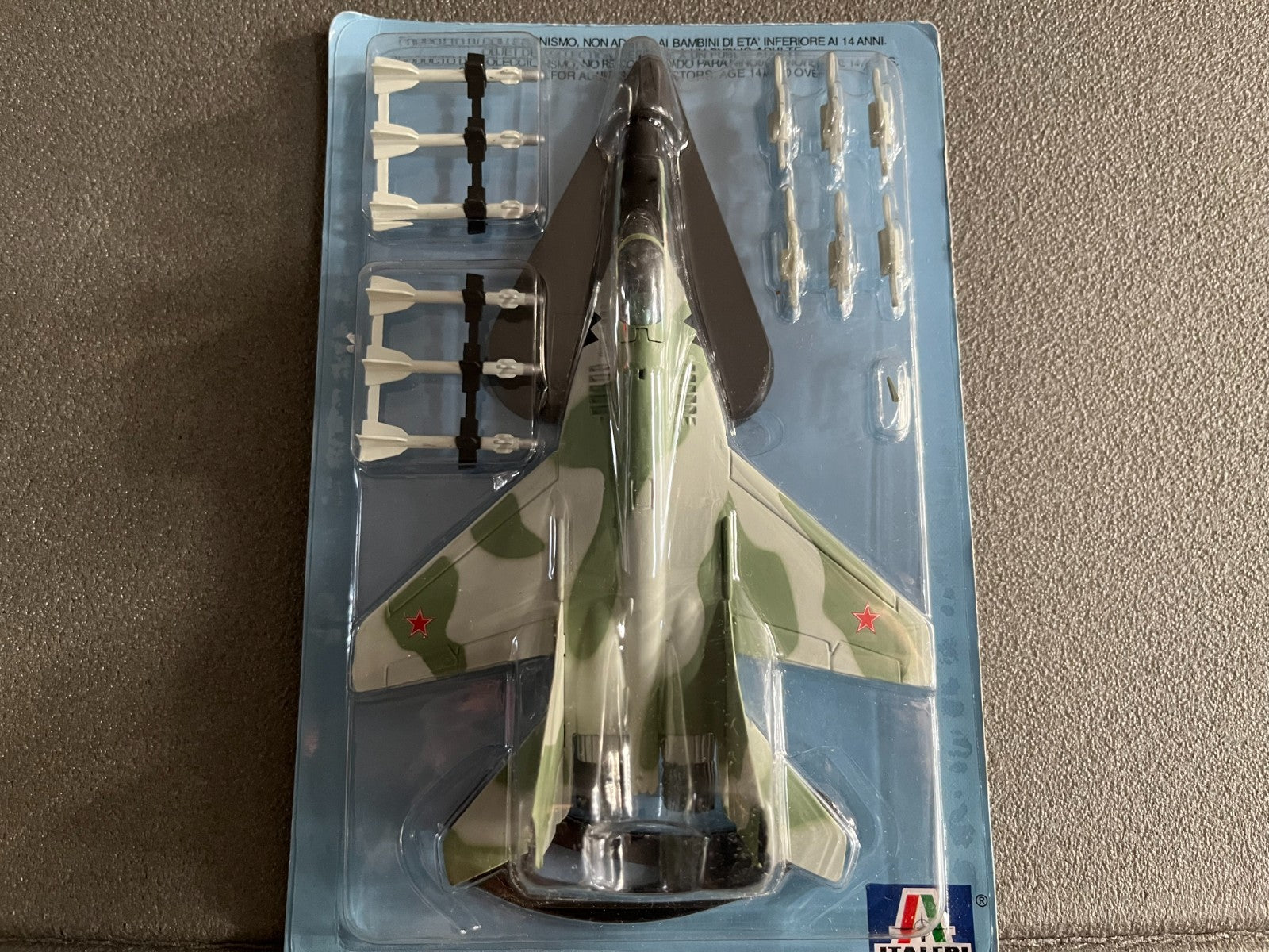 Avion miniature Militaire  Mig-29 Fabbri Italeri 1/100