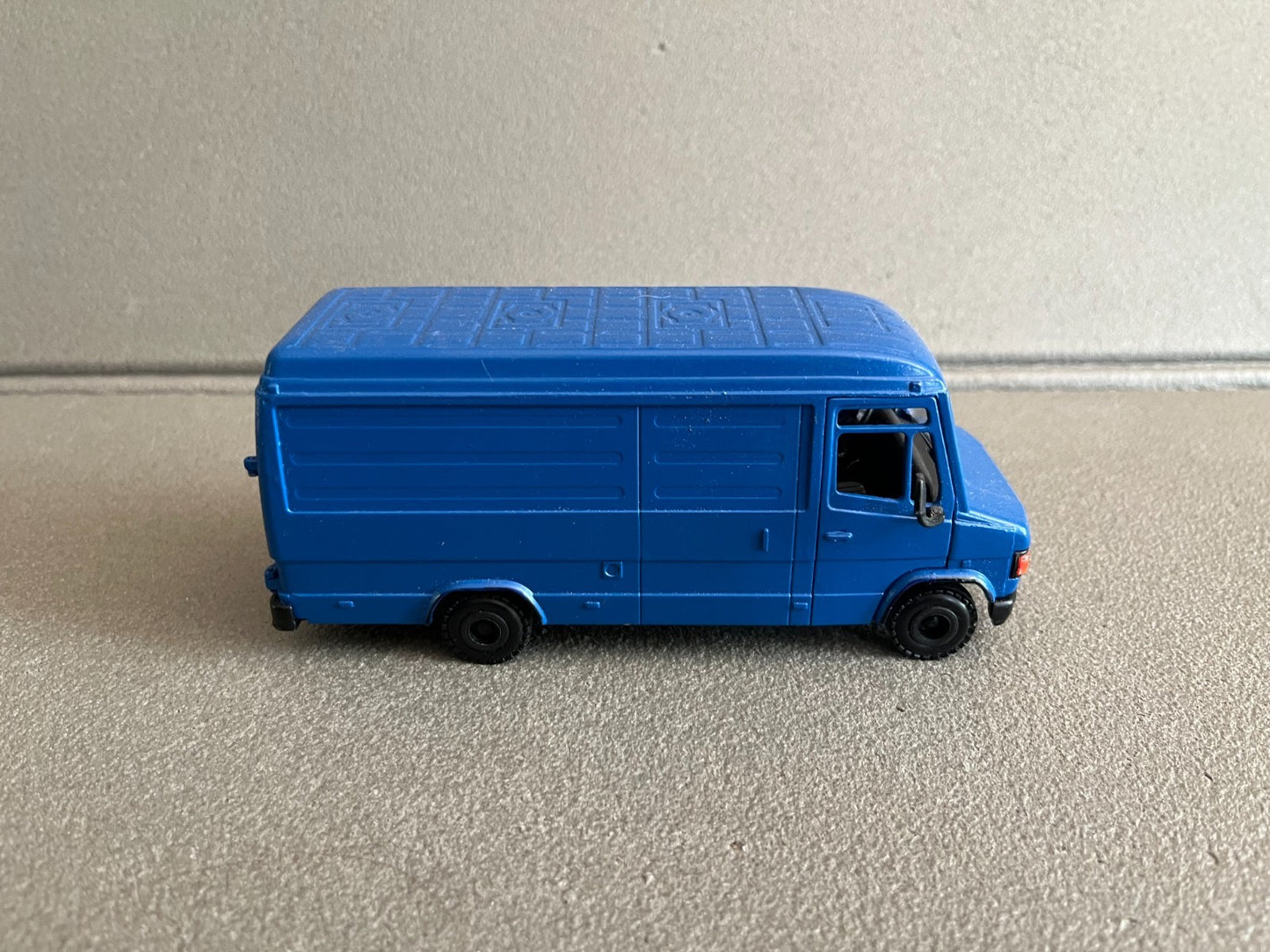 Voiture Miniature Ancien Camion Fourgon Mercedes Benz 507D-811D Conrad 1/43