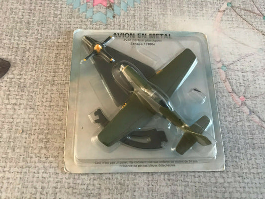 Avion miniature Militaire P-51D Mustang 1/100