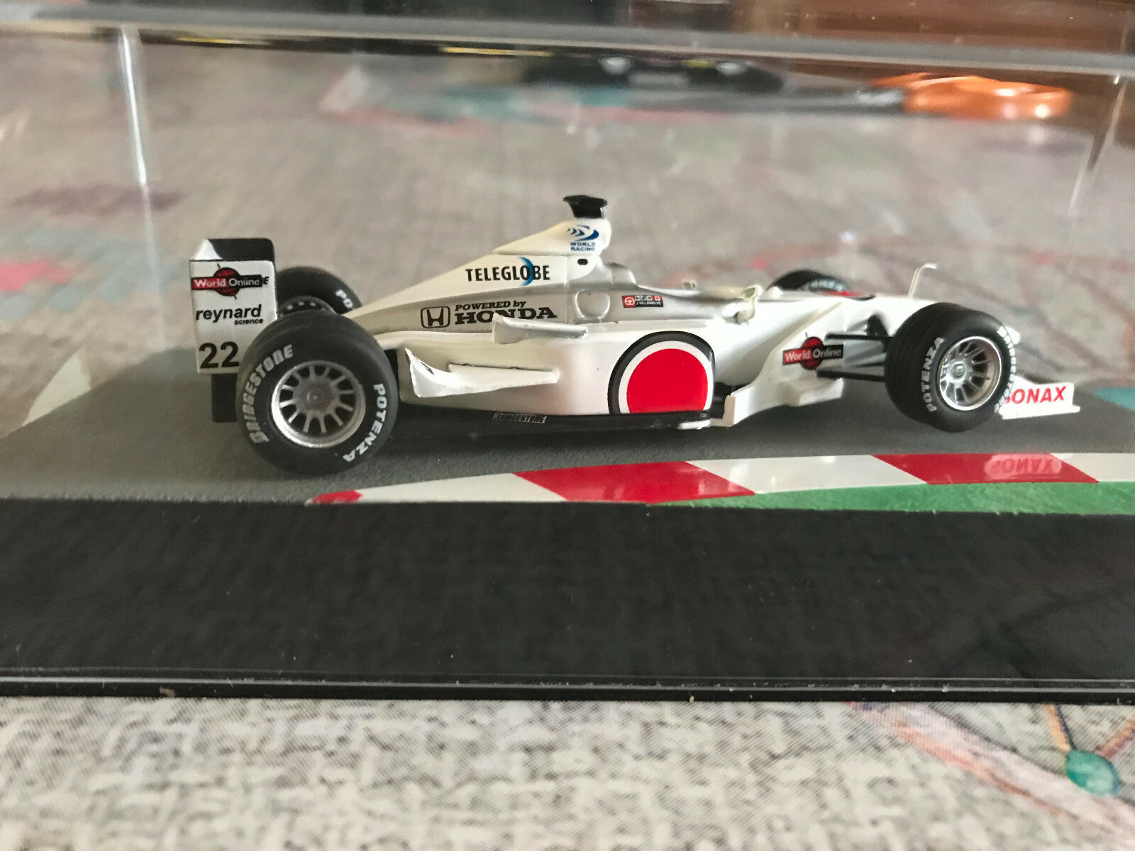 Voiture miniature Formule 1 F1 Bar 002 2000 Jacques Villeneuve au 1/43