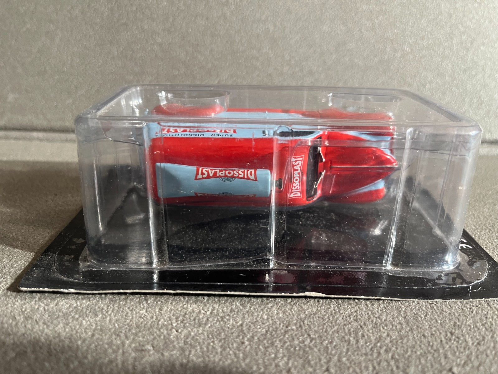 Voiture miniature Peugeot 203 Dissoplast Tour de France Norev 1/43