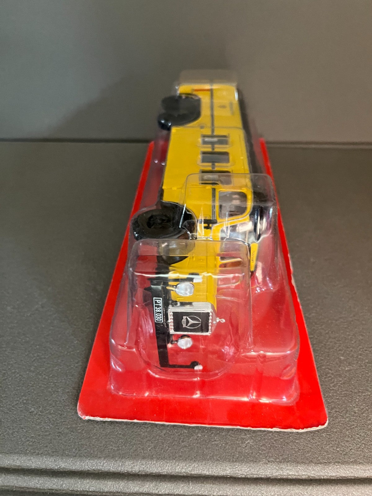 Voiture miniature Mercedes O10000 Postal Autocar Autobus Bus Hachette 1/43