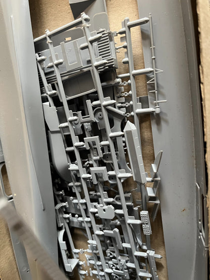 Maquette Kit à monter Bateau Navire Militaire U.S.S. Forrestal AirFix 1/600